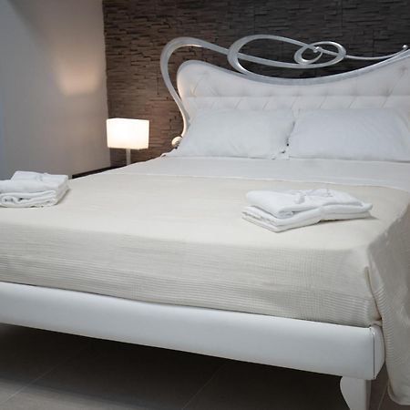 Iitana Luxury Apartment - Fronte Mare Con Vasca Idromassaggio คาตาเนีย ภายนอก รูปภาพ
