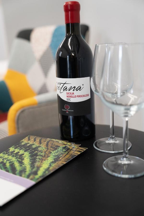 Iitana Luxury Apartment - Fronte Mare Con Vasca Idromassaggio คาตาเนีย ภายนอก รูปภาพ
