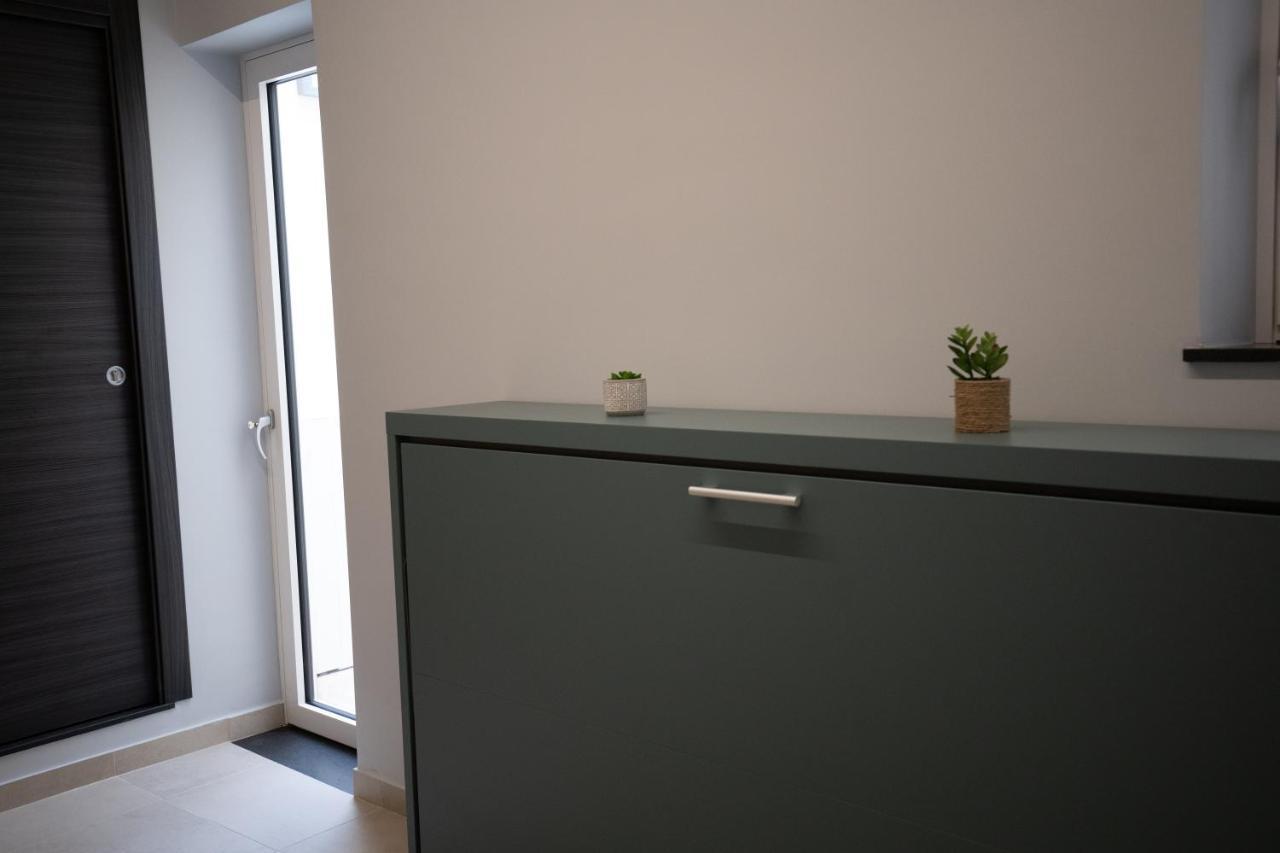 Iitana Luxury Apartment - Fronte Mare Con Vasca Idromassaggio คาตาเนีย ภายนอก รูปภาพ