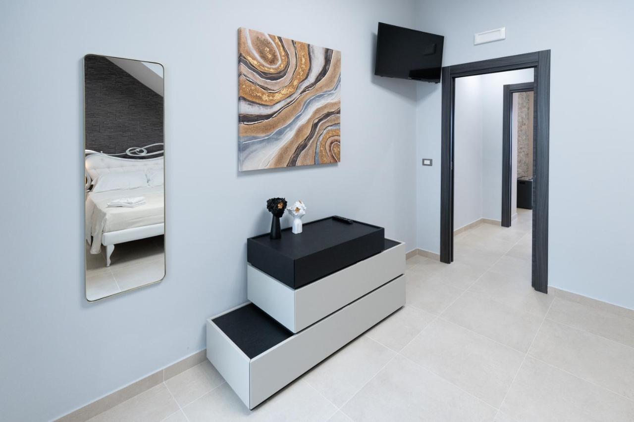 Iitana Luxury Apartment - Fronte Mare Con Vasca Idromassaggio คาตาเนีย ภายนอก รูปภาพ