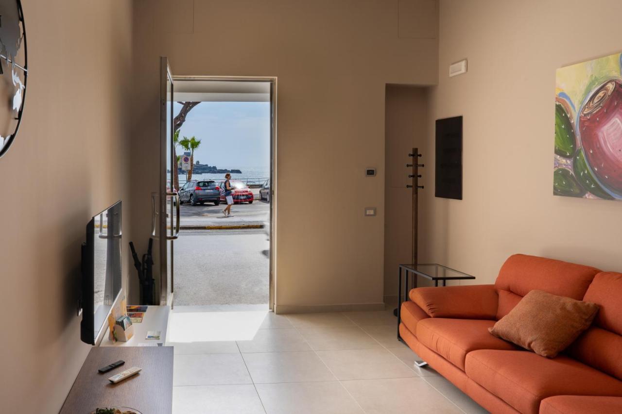 Iitana Luxury Apartment - Fronte Mare Con Vasca Idromassaggio คาตาเนีย ภายนอก รูปภาพ