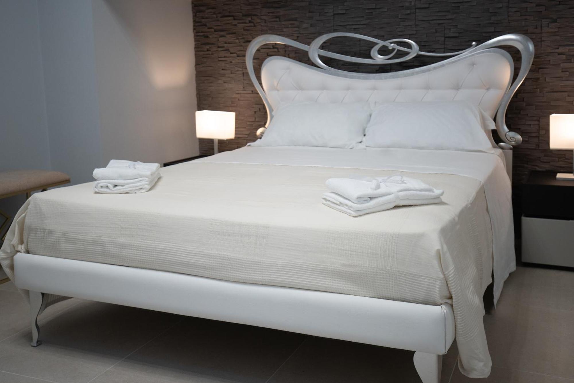 Iitana Luxury Apartment - Fronte Mare Con Vasca Idromassaggio คาตาเนีย ภายนอก รูปภาพ