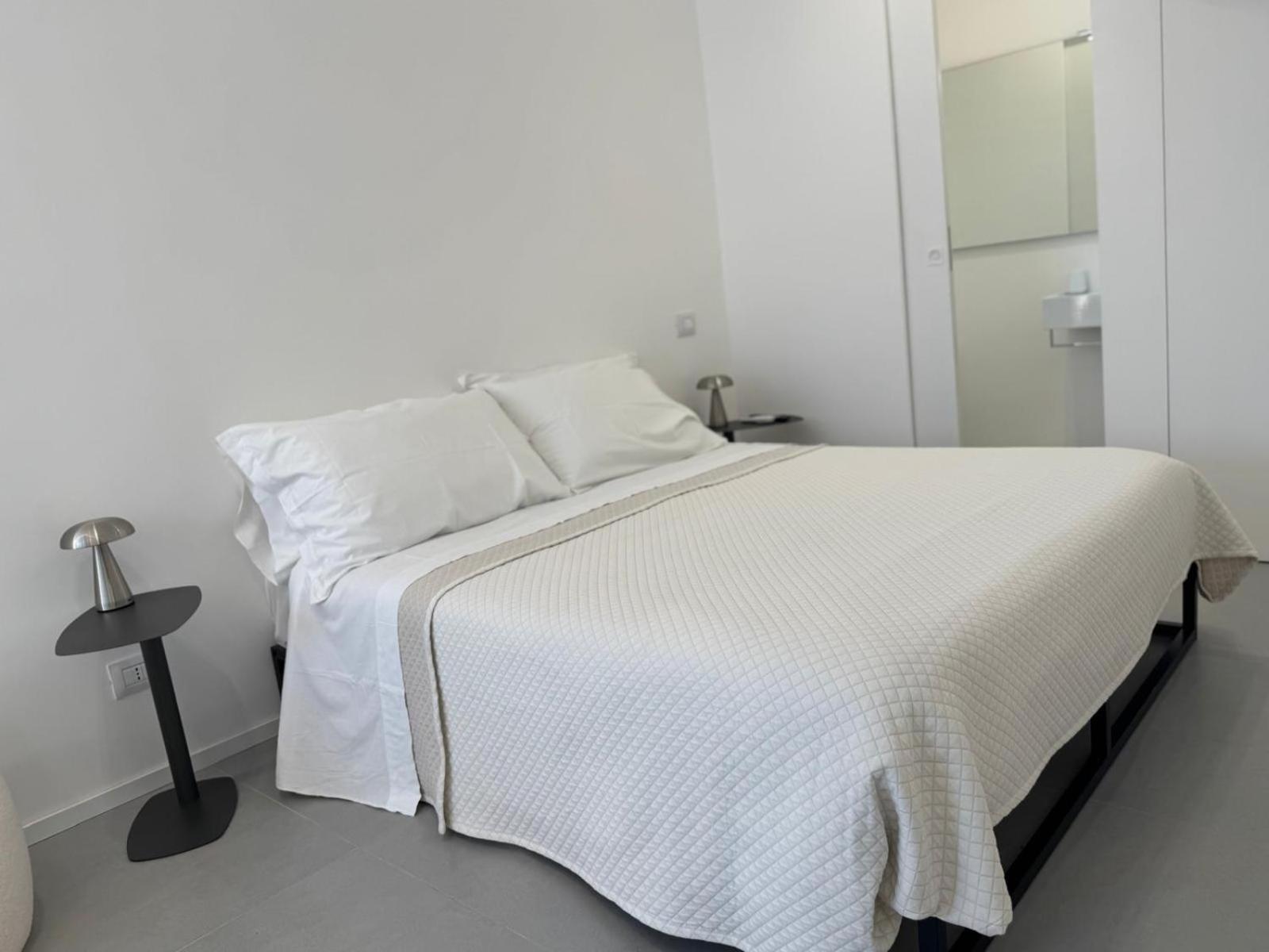 Iitana Luxury Apartment - Fronte Mare Con Vasca Idromassaggio คาตาเนีย ภายนอก รูปภาพ