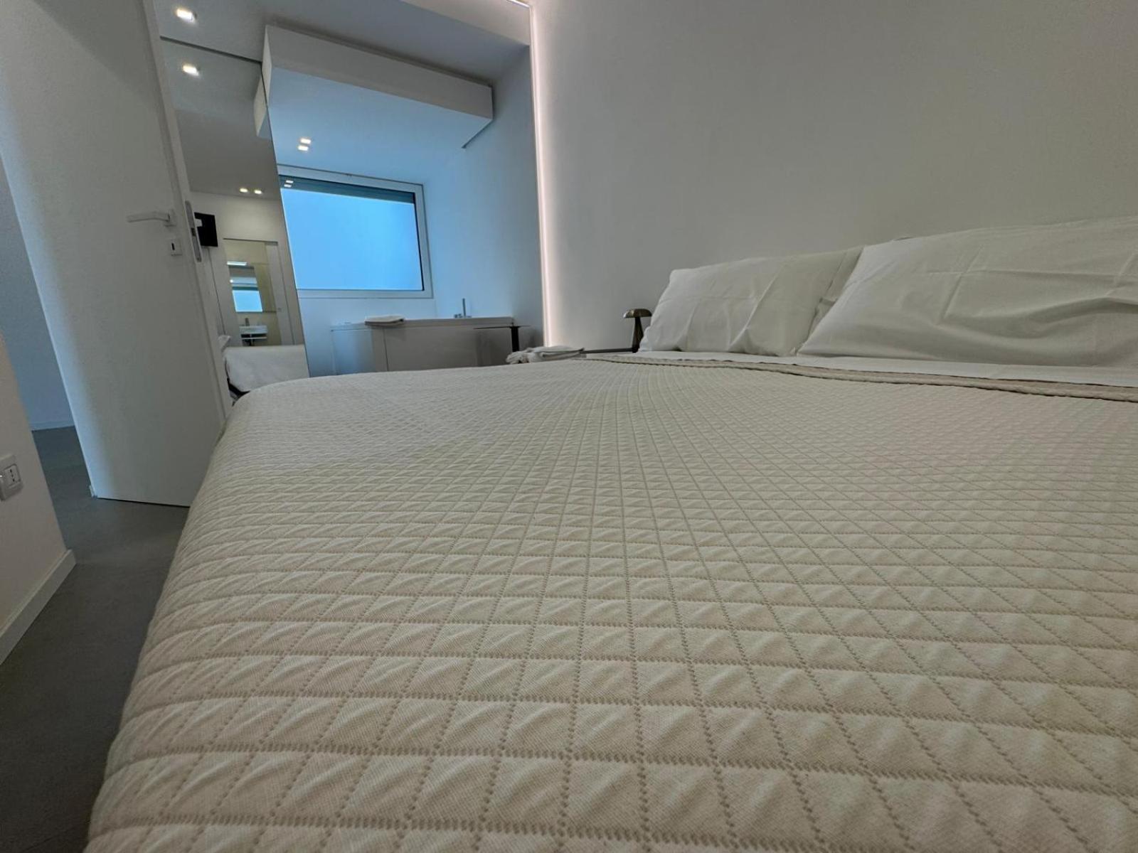 Iitana Luxury Apartment - Fronte Mare Con Vasca Idromassaggio คาตาเนีย ภายนอก รูปภาพ