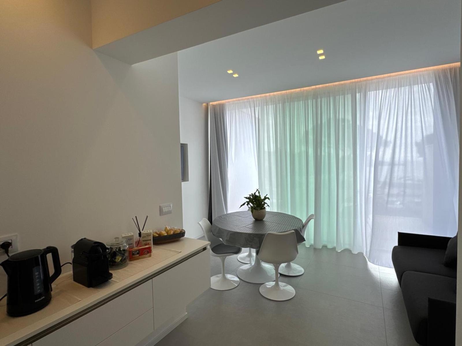 Iitana Luxury Apartment - Fronte Mare Con Vasca Idromassaggio คาตาเนีย ภายนอก รูปภาพ